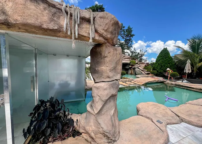 Lara'S Home Suites Capitólio